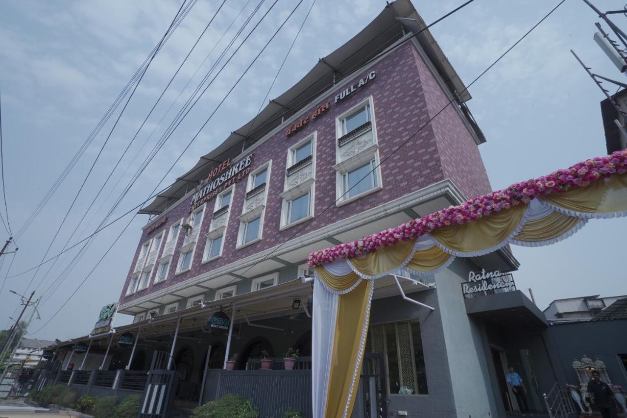 Hotel Mathoshree ターネー エクステリア 写真