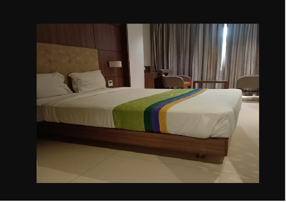Hotel Mathoshree ターネー エクステリア 写真